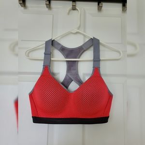 Incredible lightweight max sports bra